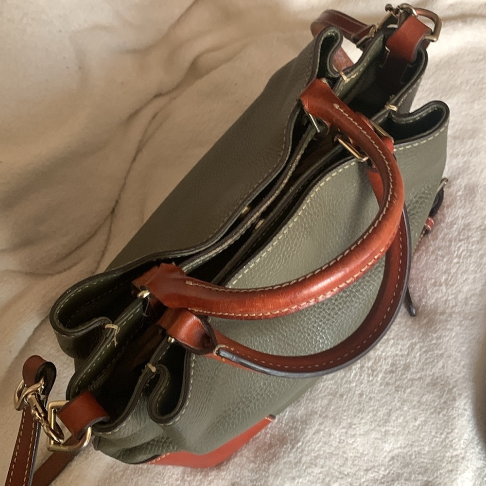 Dooney and Bourke elephant purse w/handles and crossbody adjustable strap - Picture 3 of 16